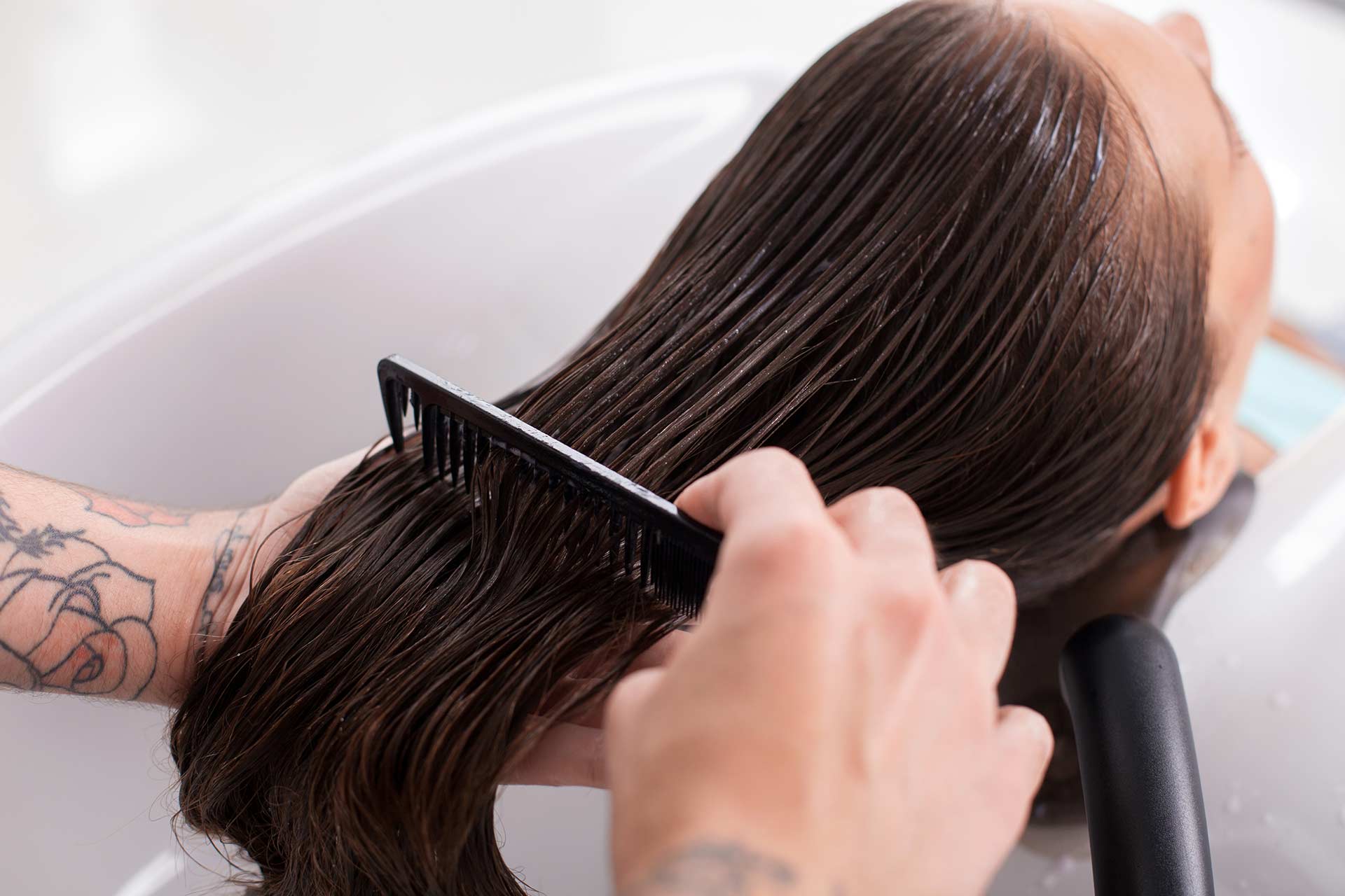 Προστατέψτε τα μαλλιά σας από τη φθορά των υπηρεσιών βαφής με το Brazilian BondBuilder b3!